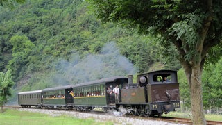 Tender voraus auf schmaler Spur – der Dampfzug des baskischen Eisenbahnmuseums