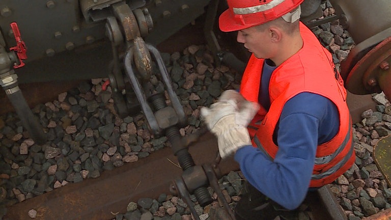 Bei der Eisenbahn-Bau- und Betriebsgesellschaft Pressnitztalbahn mbH, so der offizielle Name (kurz PRESS), arbeiten viele junge Menschen.
