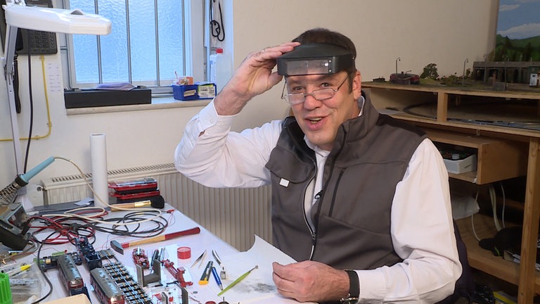 Wartungsarbeiten an den Fahrzeugen erledigen die Modellbahnfreunde in Eigenregie. 