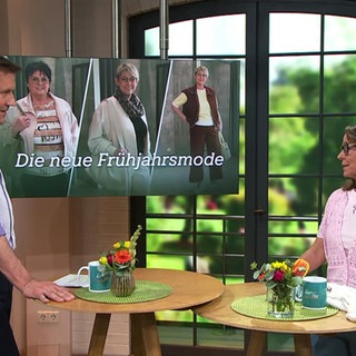 Moderator Jens Hübschen und Modefachberaterin Sylvia Armbruster reden über Trendfarben in der Frühjahrsmode