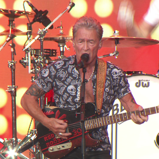 Peter Maffay auf der Bühne in Bietigheim-Bissingen auf dem Festplatz unter dem Viadukt