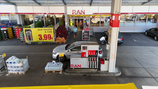 Der Eingang zur Tankstelle in Stuttgart-Wangen.