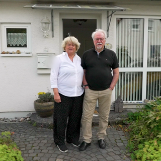 Karin Detzer-Schuh und Paul Schuh müssen eine Nachbarschaftsstreitigkeit nun vor Gericht klären.