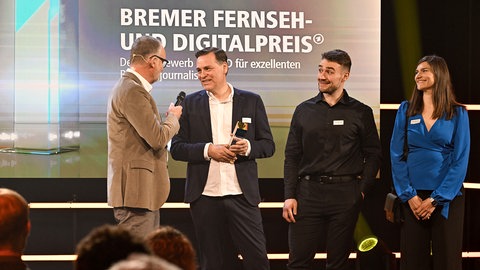 Von links: Juryvorsitzender Frank Plaßberg, Autor Holger Wienpahl, Cutter Jan-Philipp Büdenbender, Redaktion Meike Rathsmann 