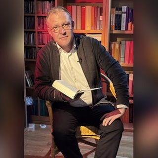 Theologe Hans-Georg Gradl wird zum Krimi-Autor