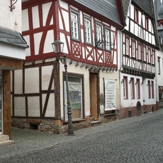 Straße im historischen Stadtkern von Bacharach