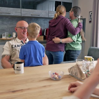 Familie Hens in ihrer Küche