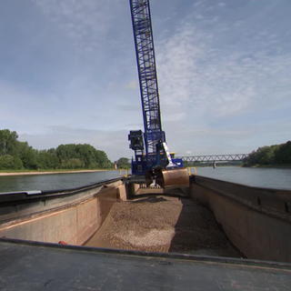 Schiff auf dem Rhein