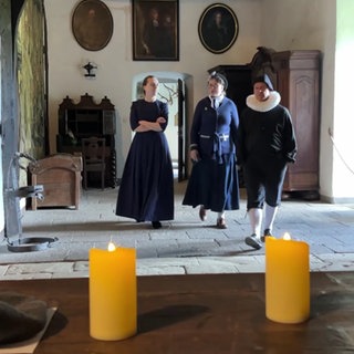 Hexen und Herrscherinnen beim Eifler Stationentheater
