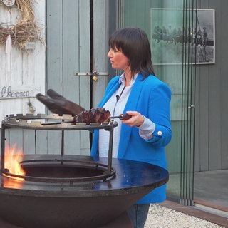 Grillmeister Karl-Josef Feth und Alexandra Dietz am Grill.