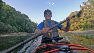Paddler der Kanusportgemeinschaft Germersheim auf dem Altrheinarm