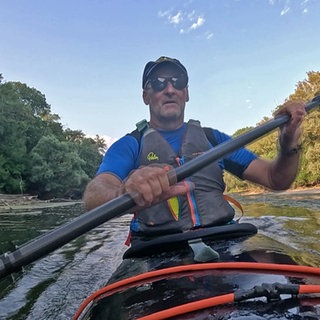Paddler der Kanusportgemeinschaft Germersheim auf dem Altrheinarm