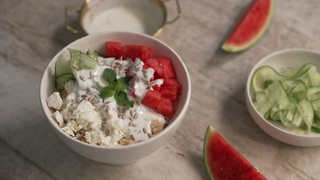 Leichtes Essen empfiehlt sich bei Hitze im Sommer.
