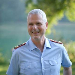Mann in Bundeswehrbekleidung