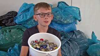 Der 11-jährige Jonas Grammel sammelt Kronkorken für einen guten Zweck