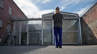 Celina (Name geändert) ist mit 17 zum dritten Mal im Gefängnis