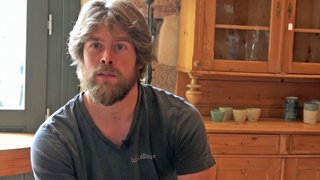 Nicolas Geisler ist einer von drei Teilhabern der Tischlerei in der Holzmühle Imsbach