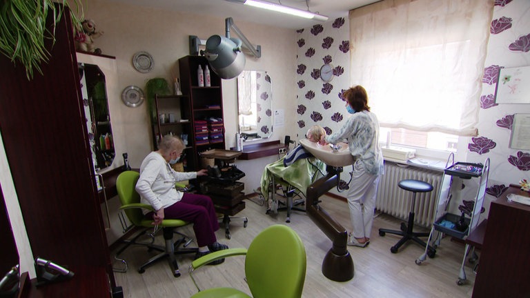 Hierzuland Göllheim Friseurin