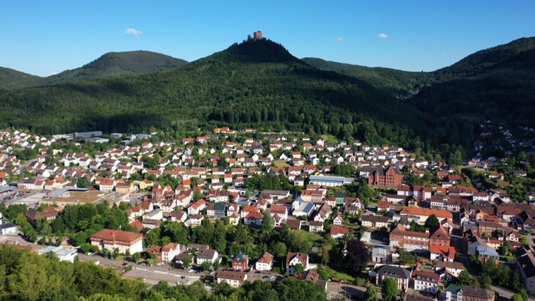 Hierzuland Annweiler Ortsansicht