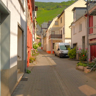 Die Kirchstraße in Graach