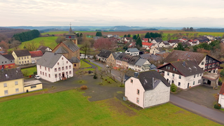 Die Hauptstraße in Laufeld