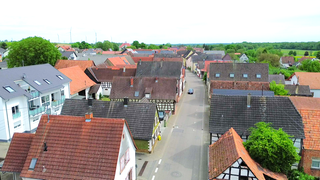 Die Hauptstraße in Freckenfeld