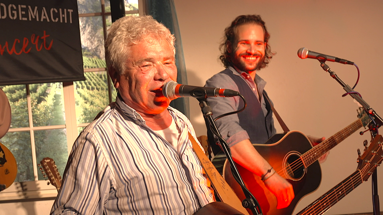 Dieter und Lukas Wetzel stehen als Duo „Father & Son“ auf der Bühne