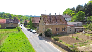Die Hauptstraße in Schiersfeld