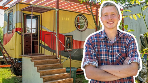 Mit Anfang 20 hat sich Julius den Traum vom eigenen Haus erfüllt und einen alten LKW-Anhänge zum Tiny House umgebaut.