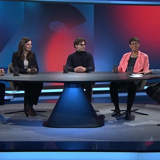 Moderator Florian Weber mit seinen Gästen