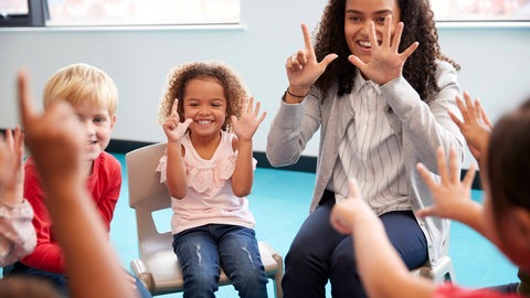 Rechnen lernen im Kindergarten: 25 Prozent der deutschen Viertklässler zeigten in einer internationalen TIMS-Studie 2019 nur rudimentäre Mathe-Kenntnisse, den meisten fehlen die Grundlagen